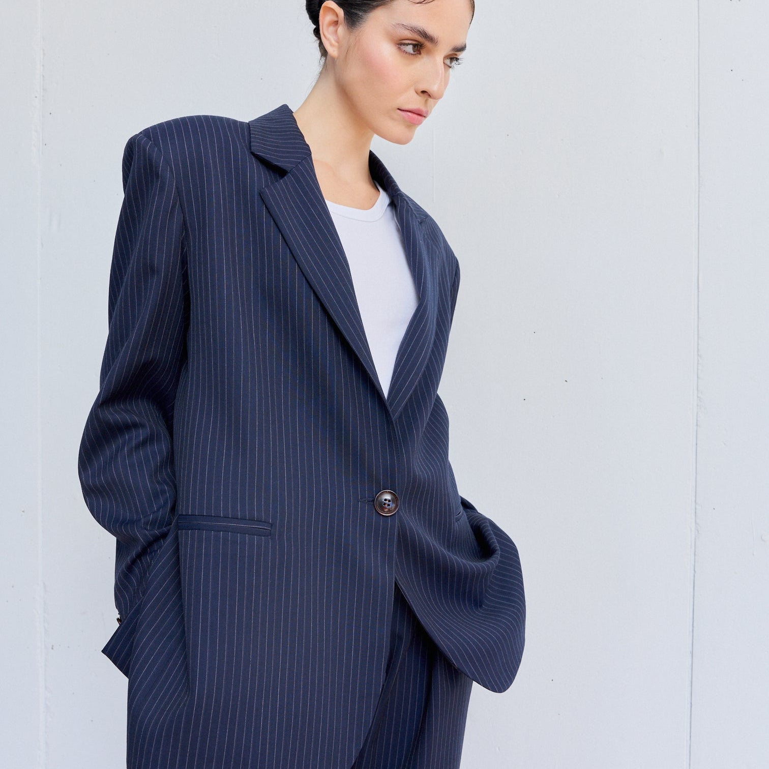 0008 Blazer Oversized Azul con Líneas Blancas