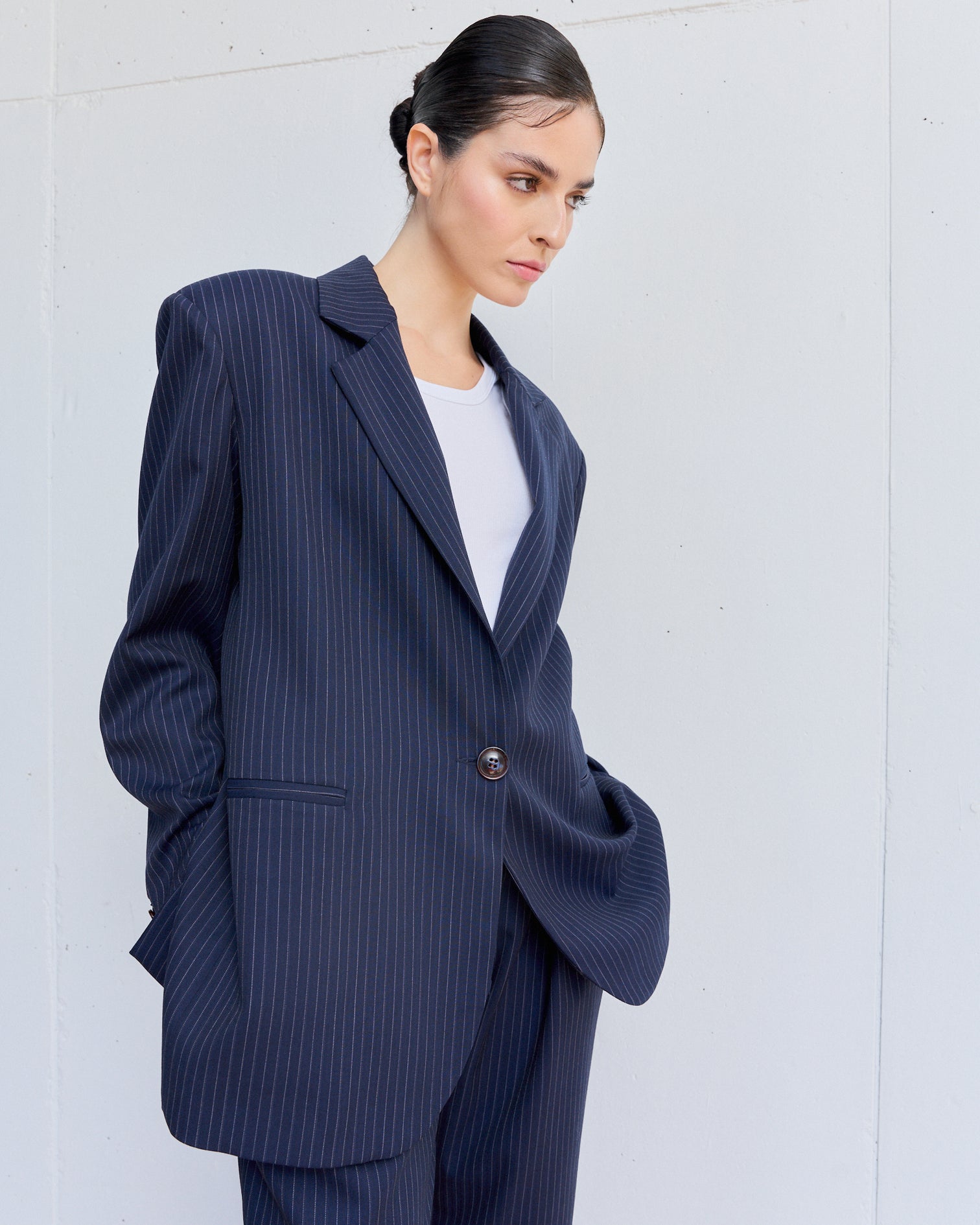 0008 Blazer Oversized Azul con Líneas Blancas