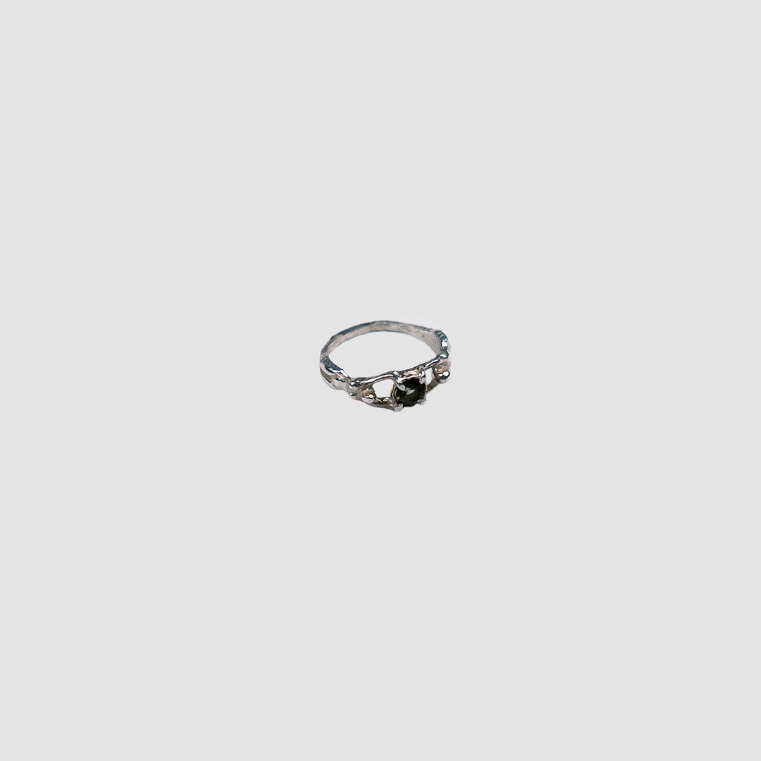 Anillo Hogar con Turmalina