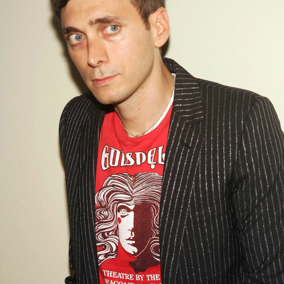 Lo nuevo del diseñador nombre apellido