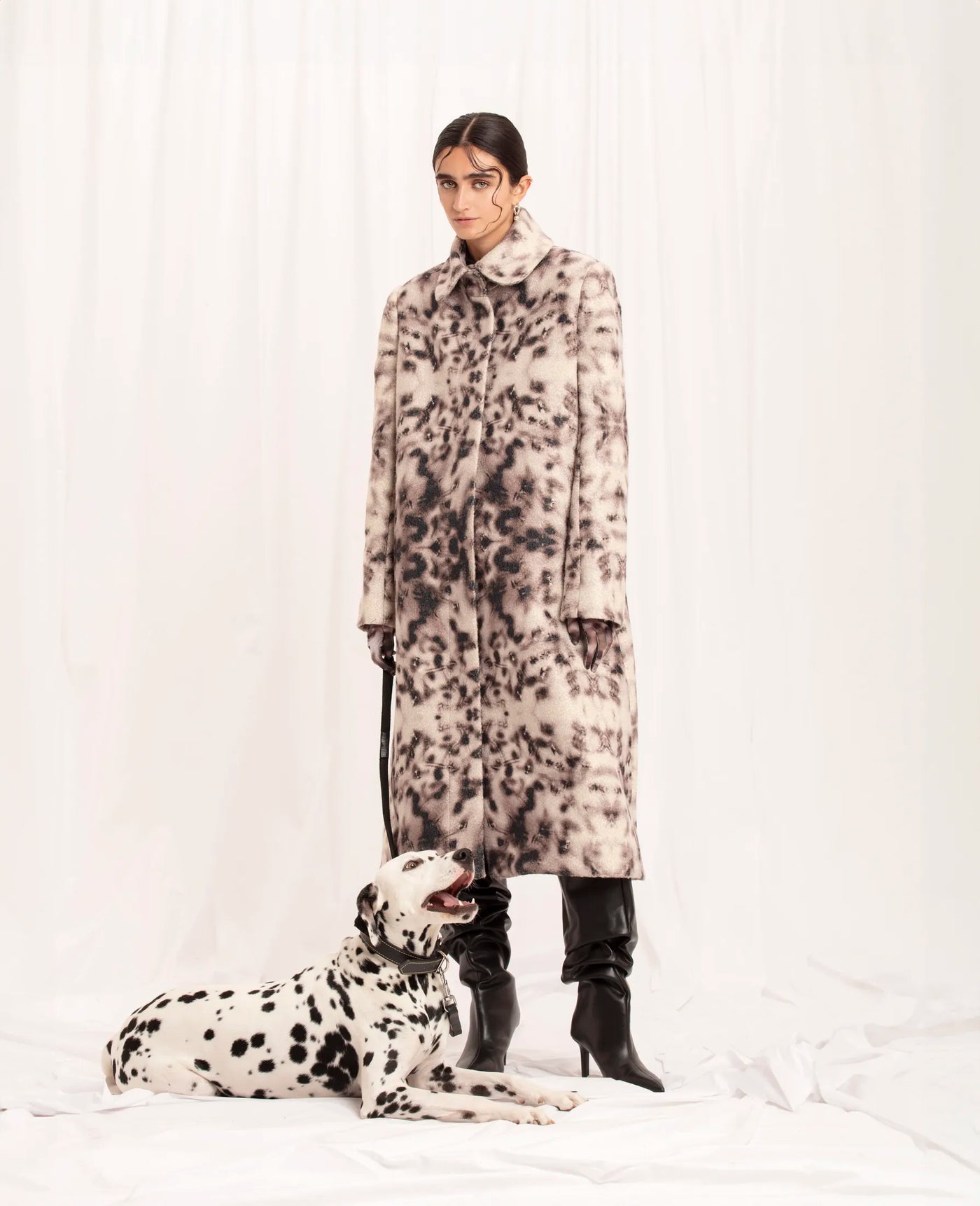 Abrigo Cruela Dalmata Print