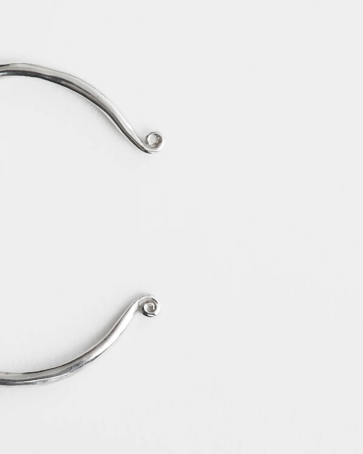 Spiral Calder Cuff