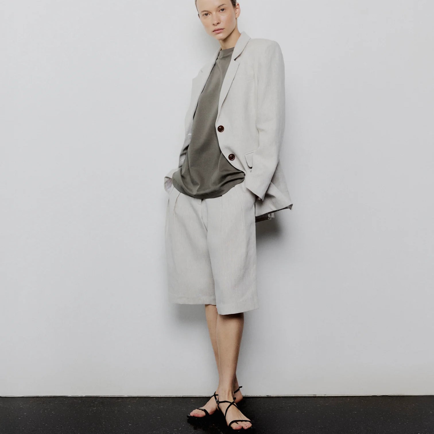 0043 Bermuda Lino Crema