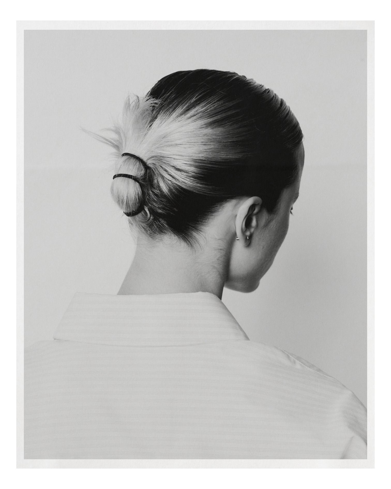 0017 Classic Shirt Celeste con Líneas Beige