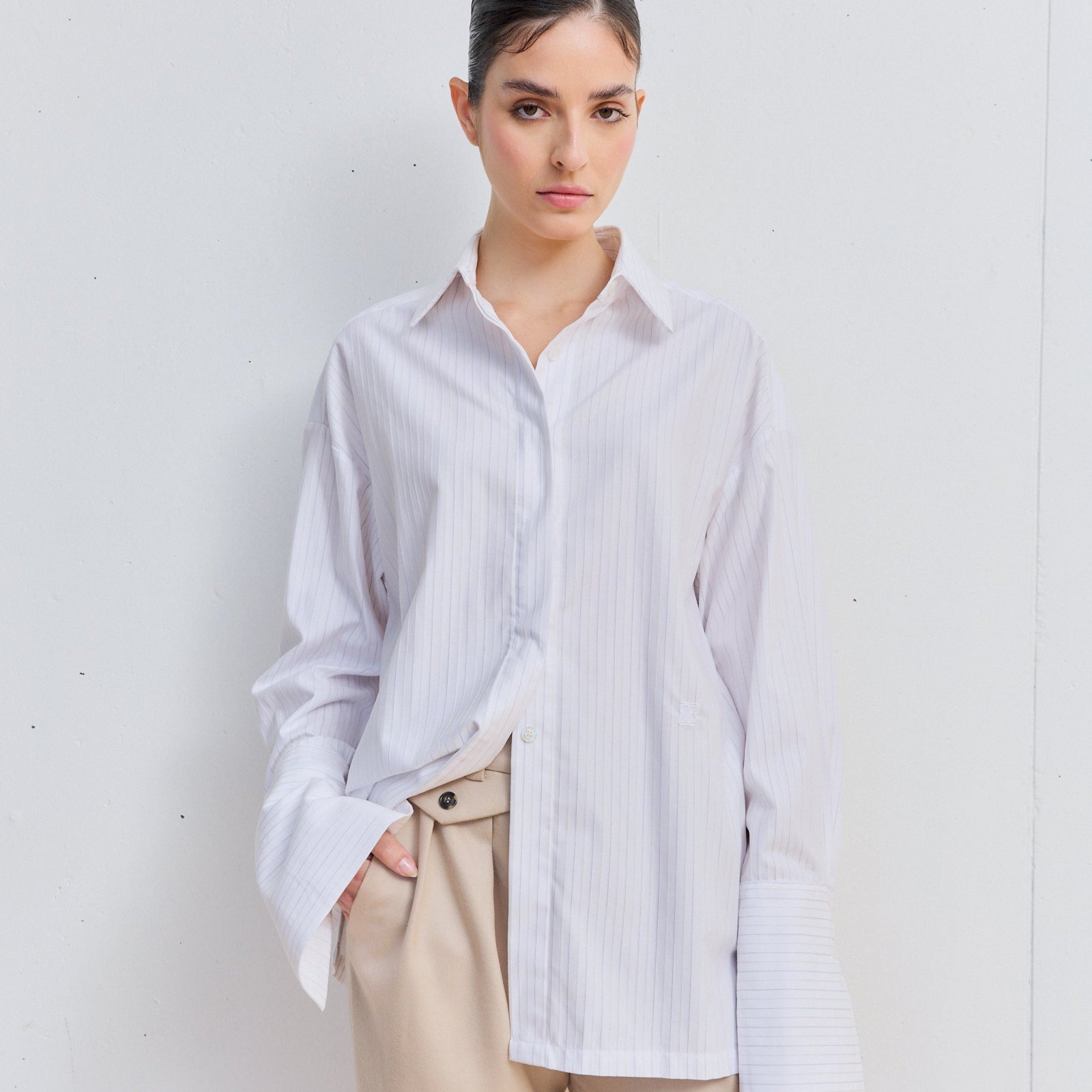 0032 Classic Shirt Puños Blanca con Líneas Negras