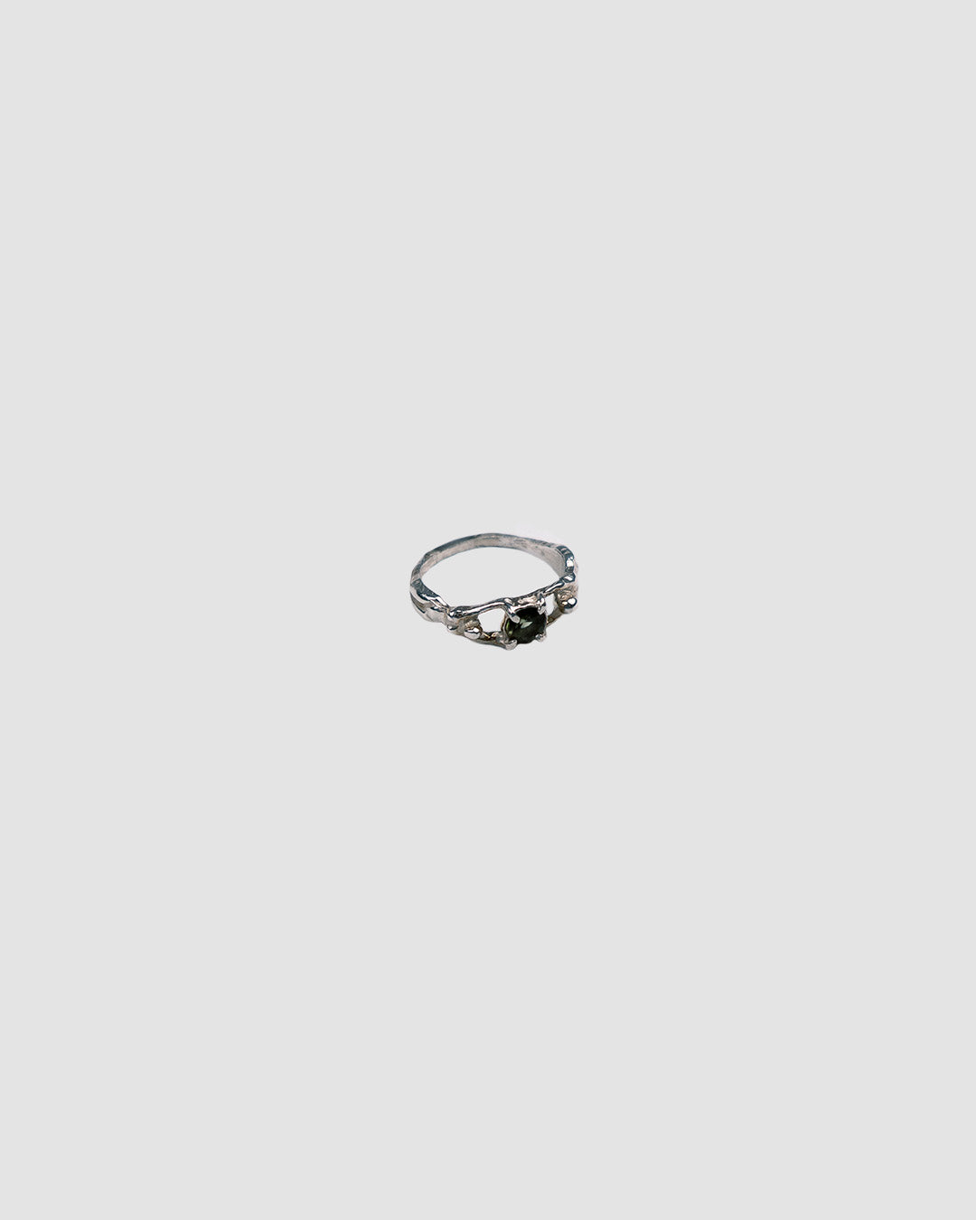 Anillo Hogar con Turmalina