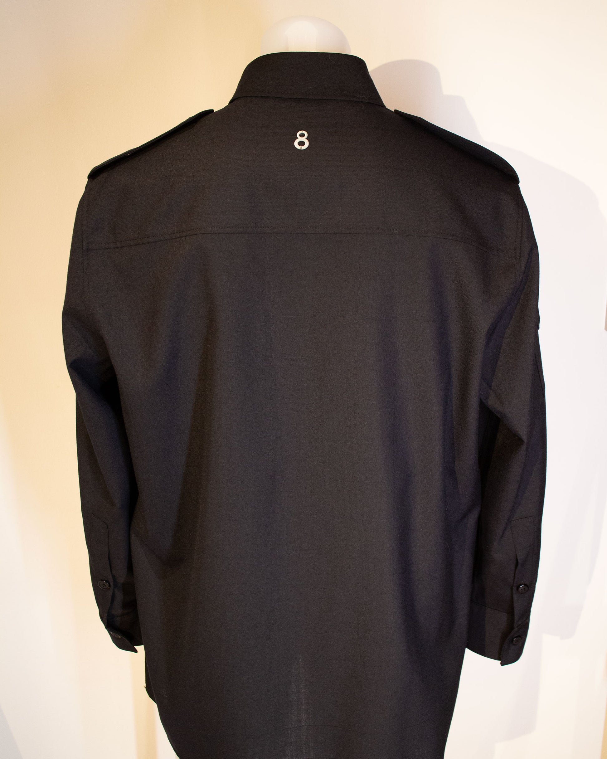 Sobre Camisa Negra Lana Liviana