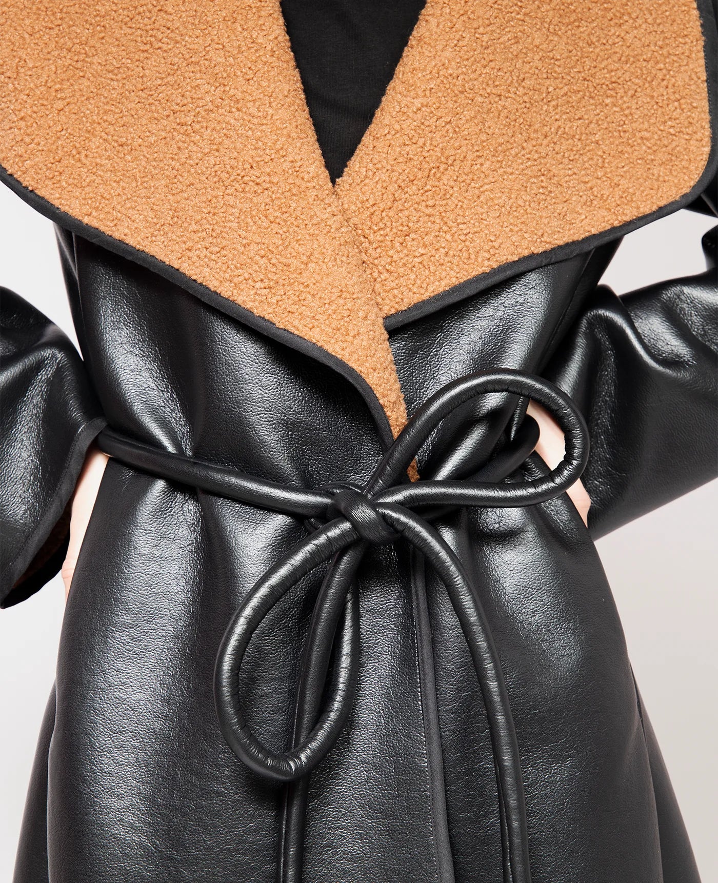 Abrigo Malena Black And Caramel