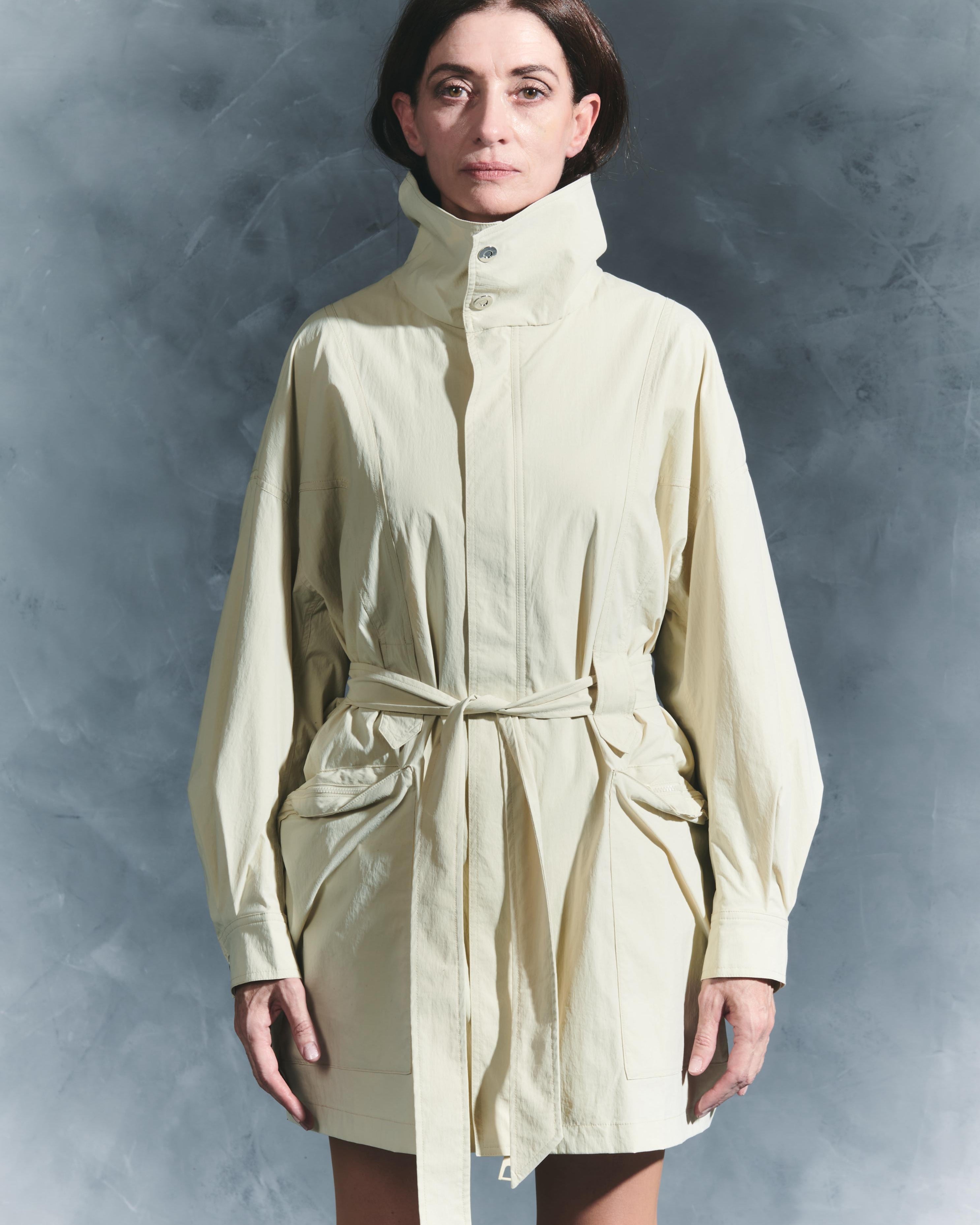 Abrigo Trench Cuello Alto Beige