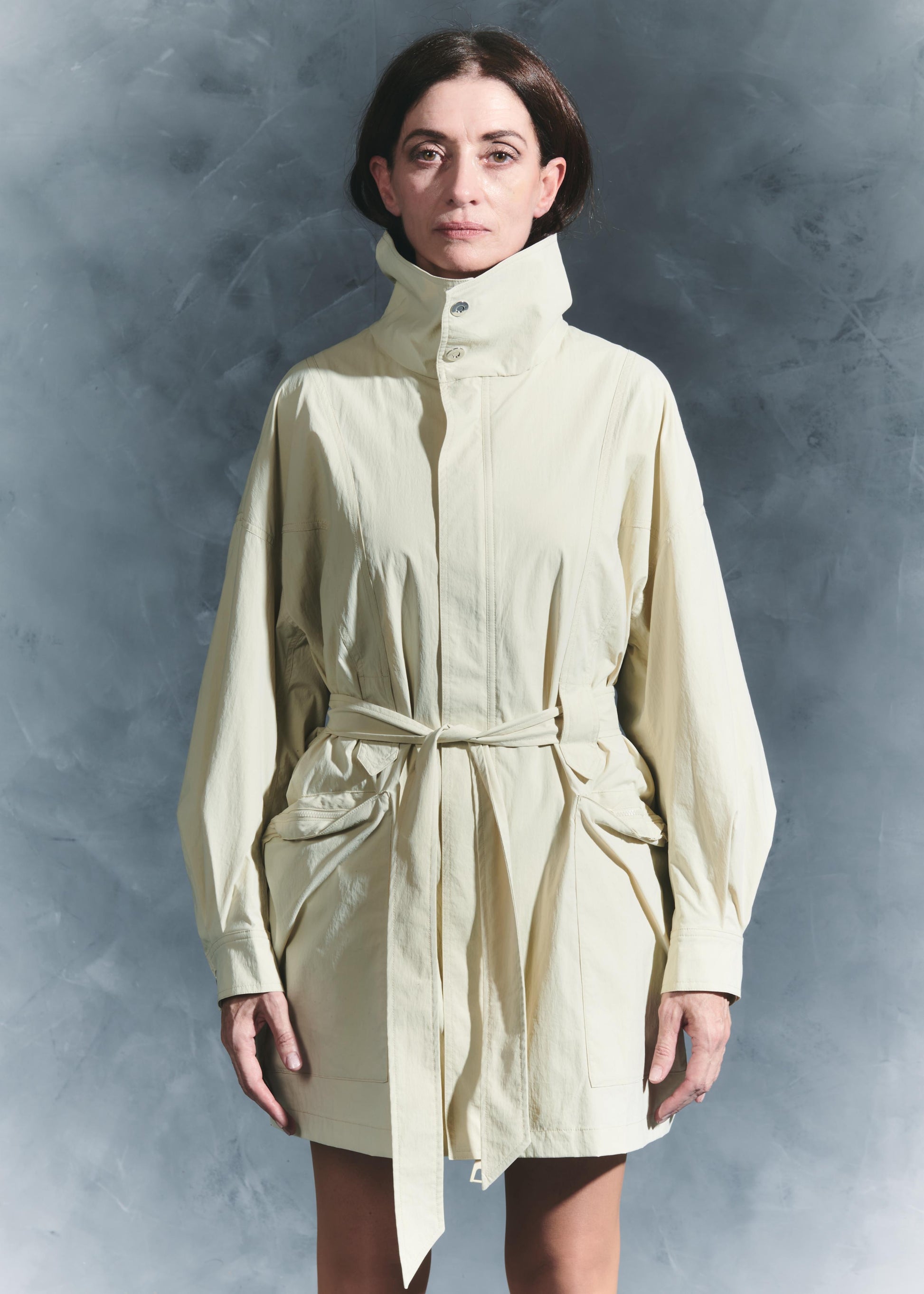 Abrigo Trench Cuello Alto Beige