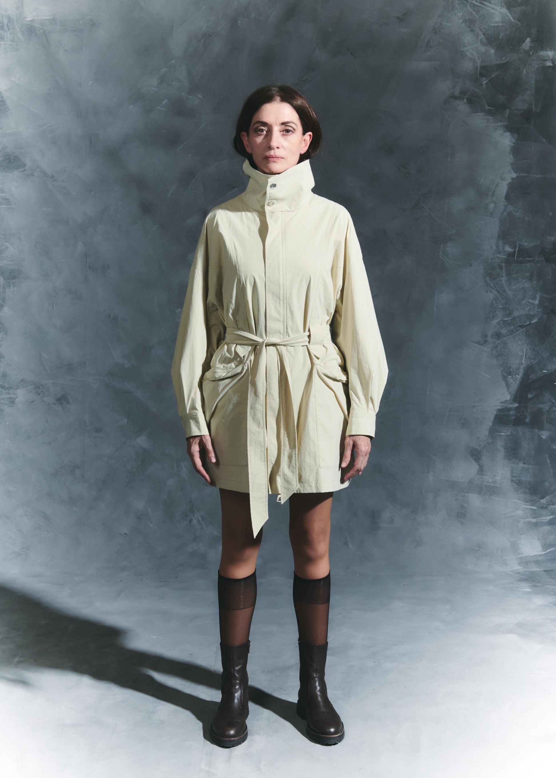 Abrigo Trench Cuello Alto Beige