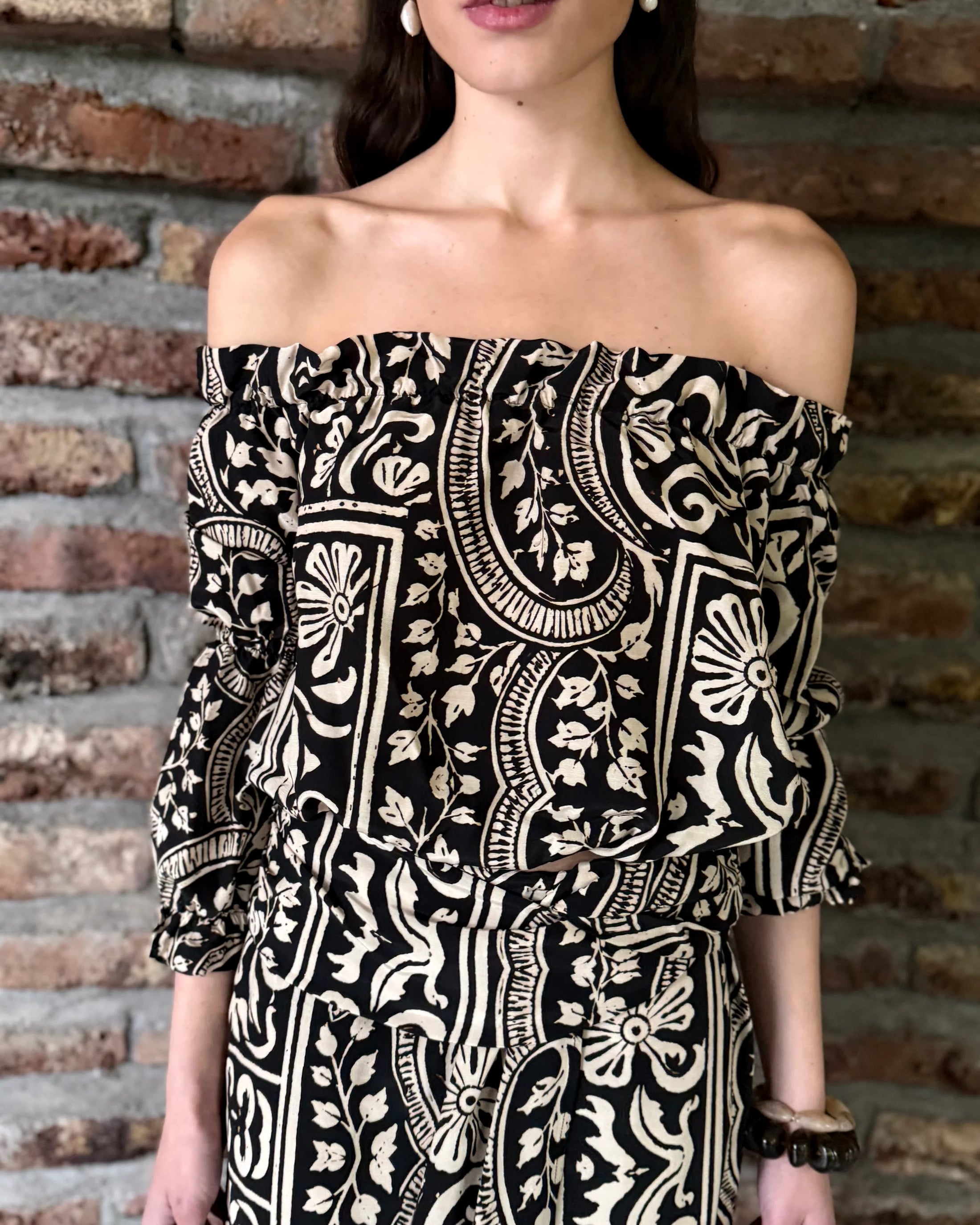 Blusa Carolina Black Paisley