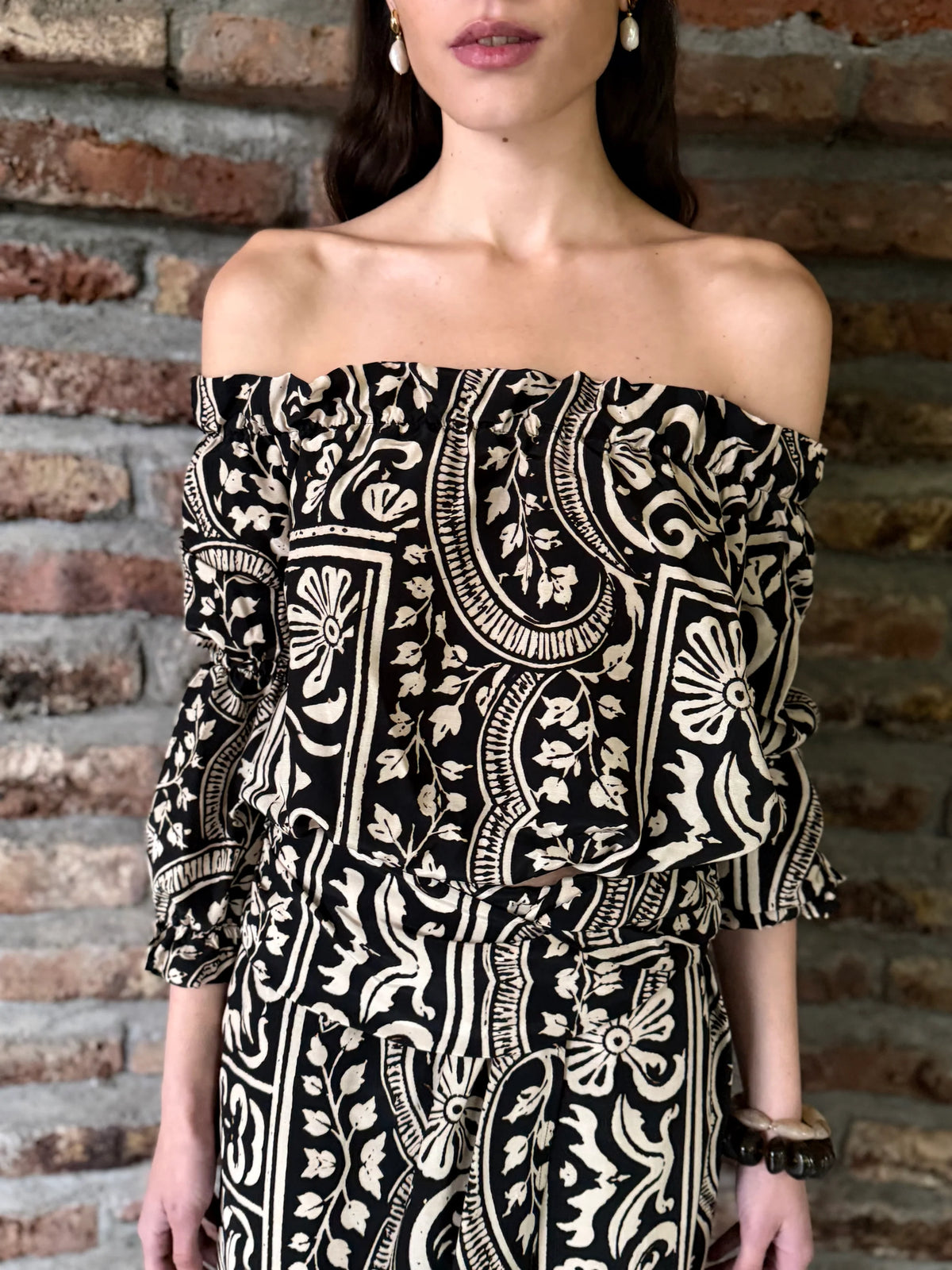 Blusa Carolina Black Paisley