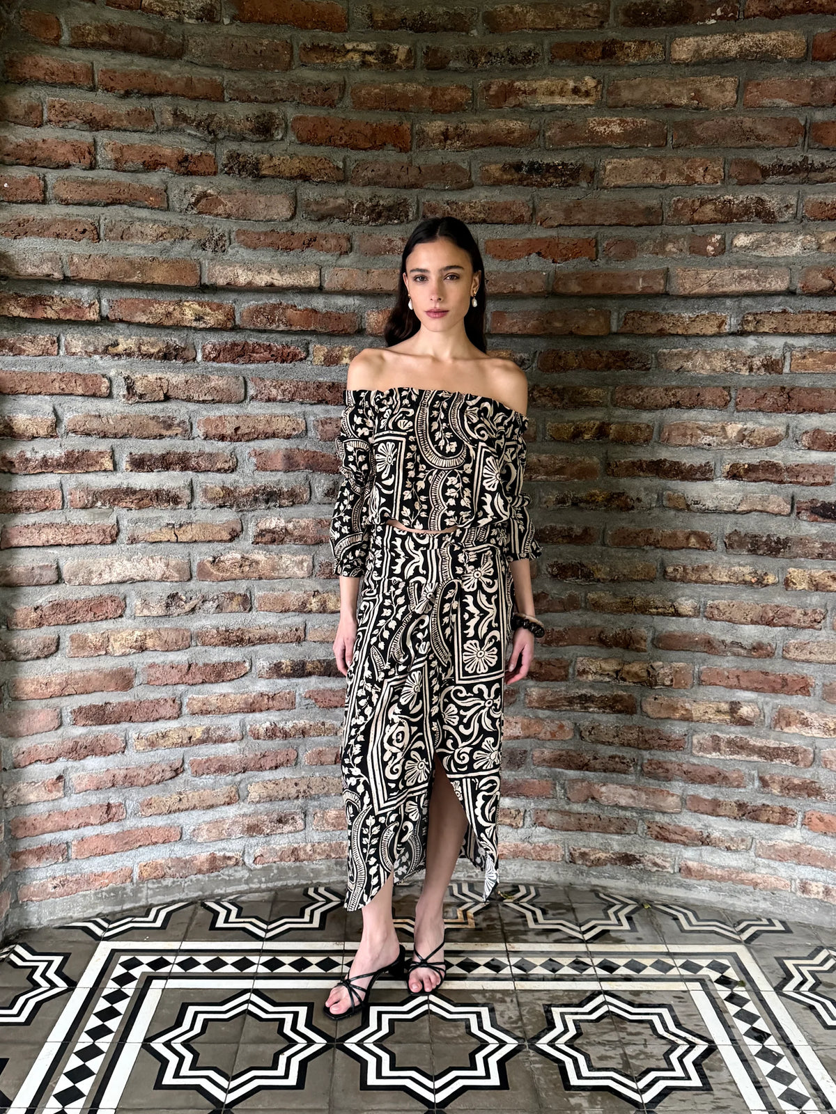 Blusa Carolina Black Paisley