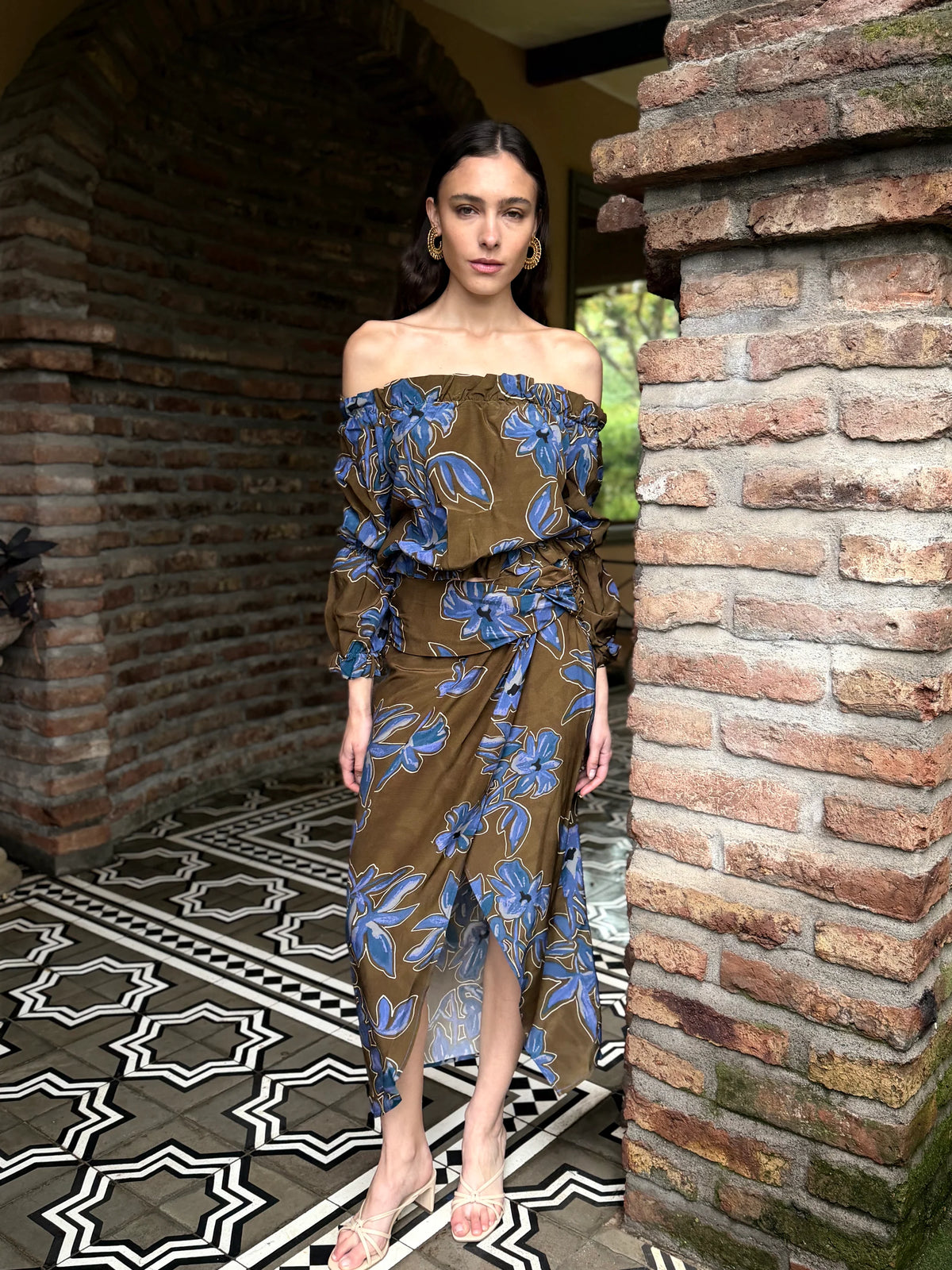 Pollera Cecilia Blue Flowers