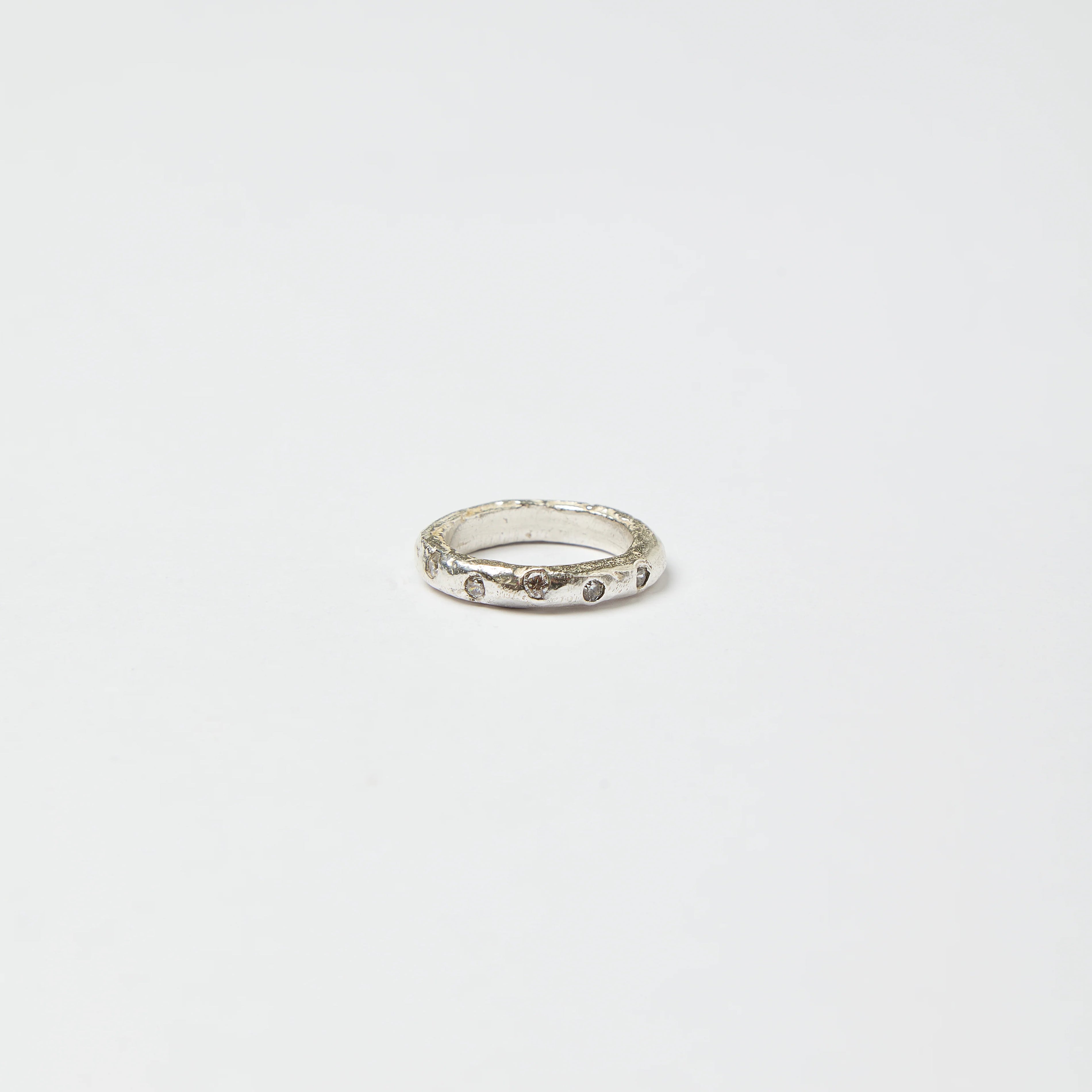 Whisper Lava Ring - White - Silver